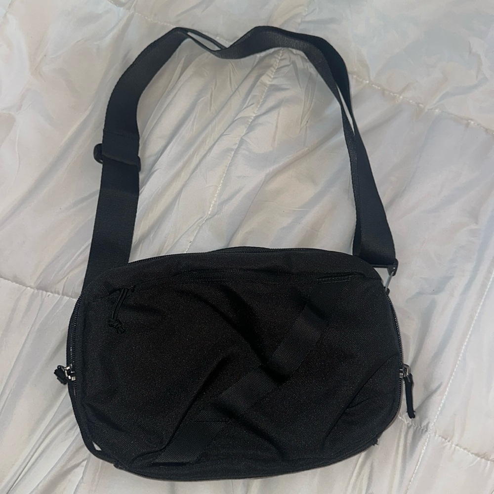 Pakt. Everyday 5L Sling Bag